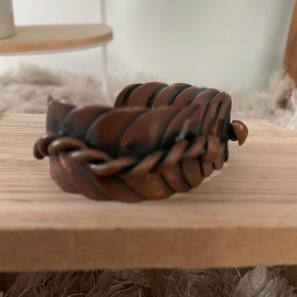 Vintage Metal Cuff Bracelet - Picture 4 of 6